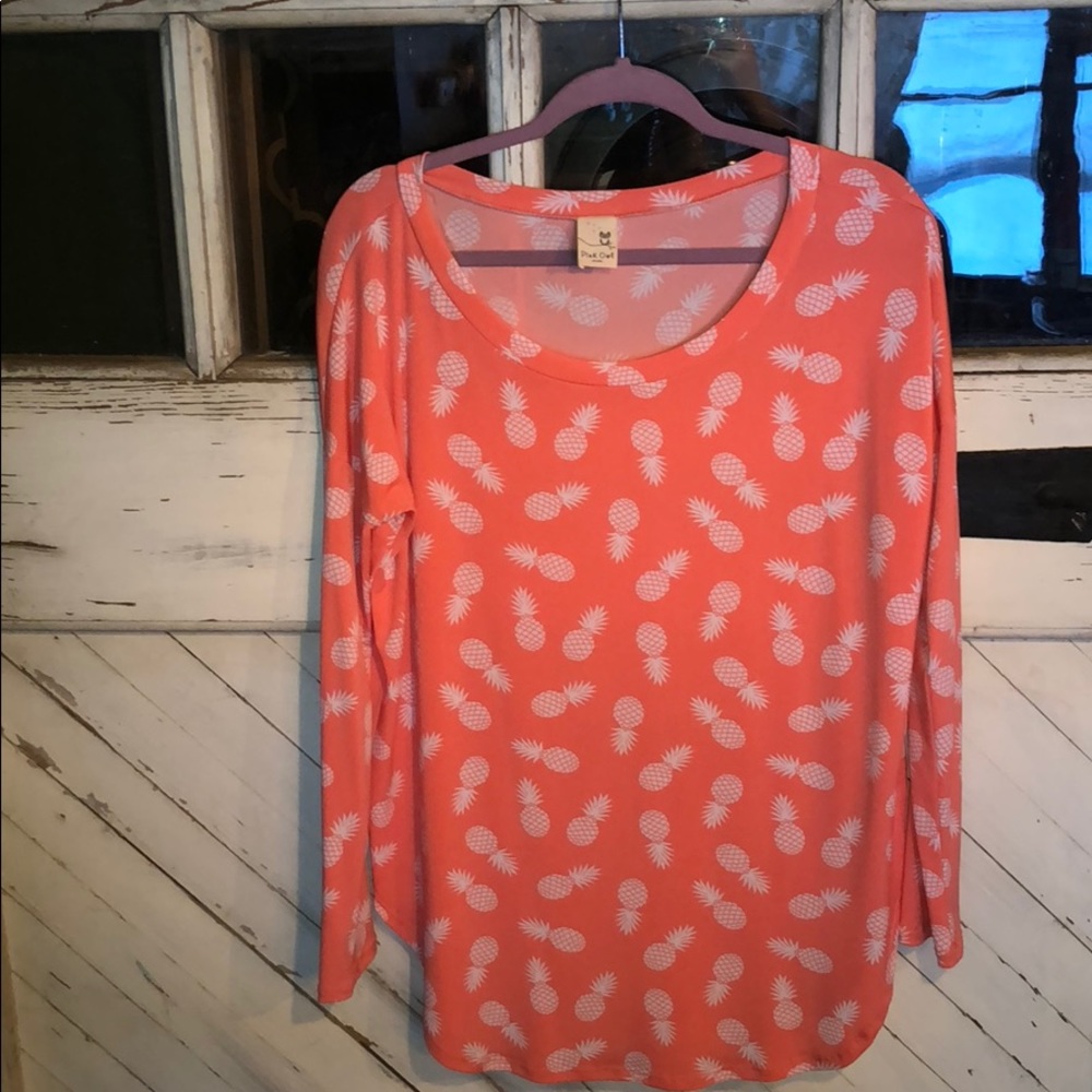 Pink owl Pineapple top